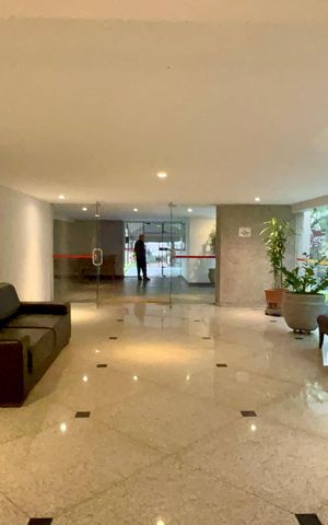 Apartamento à venda com 170m², 3 quartos e 2 vagas Apartamento à venda com 170m², 3 quartos e 2 vagasHall de entrada