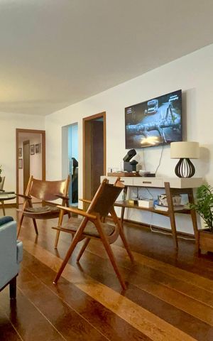 Apartamento à venda com 170m², 3 quartos e 2 vagas Apartamento à venda com 170m², 3 quartos e 2 vagasSala