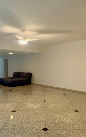 Apartamento à venda com 170m², 3 quartos e 2 vagas Apartamento à venda com 170m², 3 quartos e 2 vagasSalão de Festas