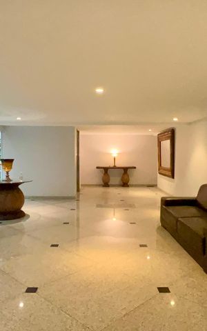 Apartamento à venda com 170m², 3 quartos e 2 vagas Apartamento à venda com 170m², 3 quartos e 2 vagasHall de entrada