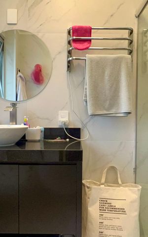Apartamento à venda com 170m², 3 quartos e 2 vagas Apartamento à venda com 170m², 3 quartos e 2 vagasBanheiro da Suíte 1