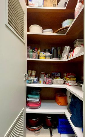Apartamento à venda com 170m², 3 quartos e 2 vagas Apartamento à venda com 170m², 3 quartos e 2 vagasDespensa