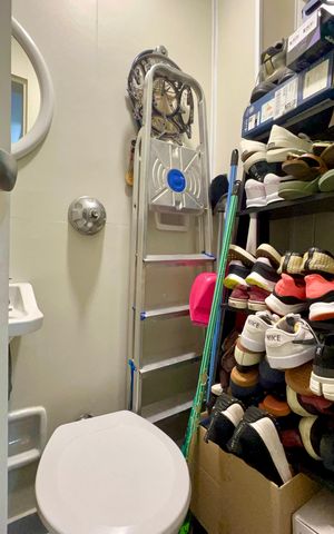 Apartamento à venda com 170m², 3 quartos e 2 vagas Apartamento à venda com 170m², 3 quartos e 2 vagasBanheiro de serviço