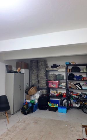 Casa à venda com 228m², 3 quartos e 6 vagasDeposito da Garagem 