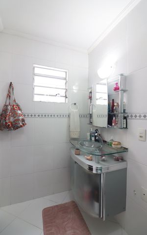 Casa à venda com 228m², 3 quartos e 6 vagasBanheiro Social