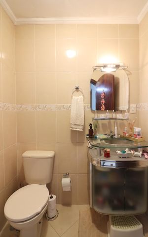 Casa à venda com 228m², 3 quartos e 6 vagasLavabo 