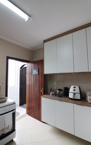 Casa à venda com 228m², 3 quartos e 6 vagasCozinha 