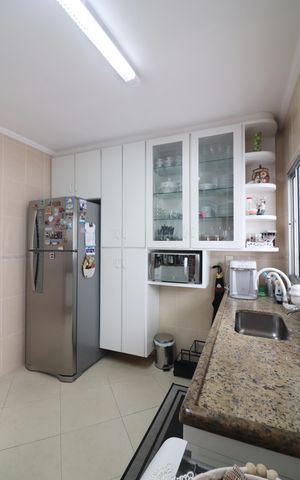 Casa à venda com 228m², 3 quartos e 6 vagasCozinha 