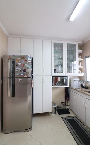 Casa à venda com 228m², 3 quartos e 6 vagasCozinha 