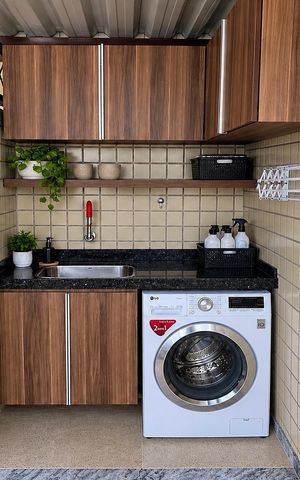 Apartamento à venda com 211m², 3 quartos e 3 vagas Apartamento à venda com 211m², 3 quartos e 3 vagasÁrea de serviço