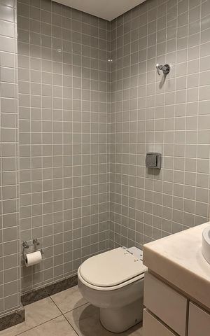 Apartamento à venda com 211m², 3 quartos e 3 vagas Apartamento à venda com 211m², 3 quartos e 3 vagasBanheiro