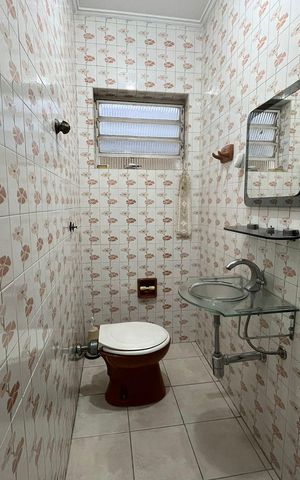 Casa à venda com 202m², 4 quartos e 2 vagas Casa à venda com 202m², 4 quartos e 2 vagasBanheiro