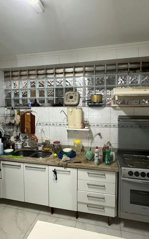 Casa à venda com 202m², 4 quartos e 2 vagas Casa à venda com 202m², 4 quartos e 2 vagasCozinha