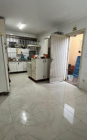 Casa à venda com 202m², 4 quartos e 2 vagas Casa à venda com 202m², 4 quartos e 2 vagasCozinha