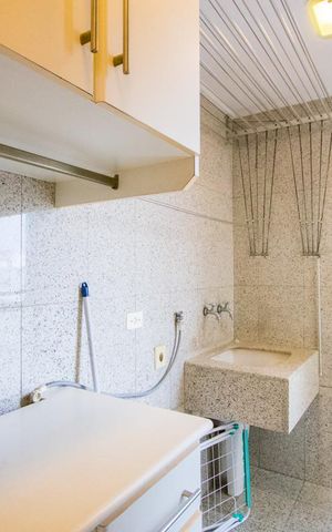 Apartamento à venda com 296m², 4 quartos e 4 vagas Apartamento à venda com 296m², 4 quartos e 4 vagasÁrea de serviço
