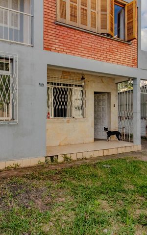 Casa para alugar com 110m², 2 quartos e 1 vaga Casa para alugar com 110m², 2 quartos e 1 vagaFachada