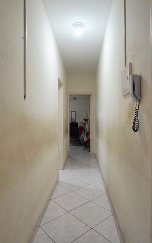 Apartamento à venda com 77m², 2 quartos e sem vagaCorredor