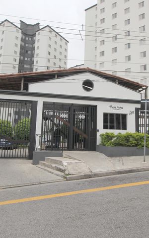 Apartamento à venda com 60m², 3 quartos e 1 vagaFachada e portaria
