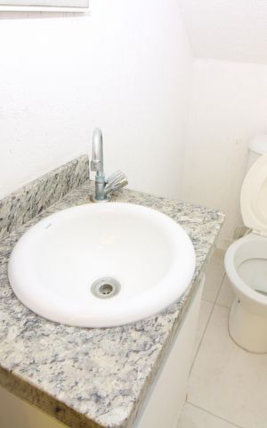 Casa de condomínio para alugar com 80m², 2 quartos e 1 vagaLavabo