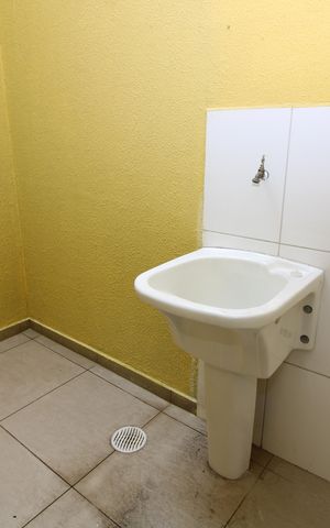 Casa de condomínio para alugar com 80m², 2 quartos e 1 vagaÁrea de Serviço