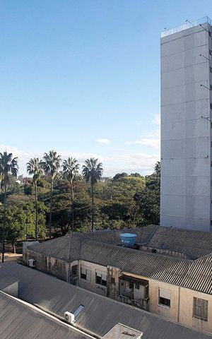 Apartamento à venda com 140m², 3 quartos e 1 vagaQuarto 2 Vista