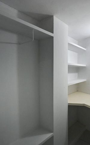 Casa à venda com 839m², 4 quartos e 8 vagasBanheiro da Sala de Motorista