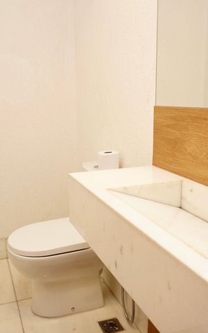 Apartamento à venda com 184m², 4 quartos e 4 vagas Apartamento à venda com 184m², 4 quartos e 4 vagasLavabo