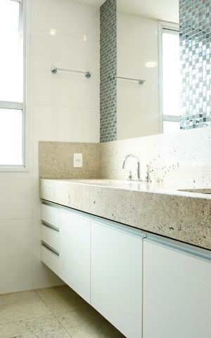 Apartamento à venda com 184m², 4 quartos e 4 vagas Apartamento à venda com 184m², 4 quartos e 4 vagasSuíte 2 - Banheiro