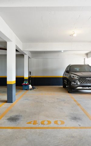Apartamento à venda com 184m², 4 quartos e 4 vagas Apartamento à venda com 184m², 4 quartos e 4 vagasGaragem