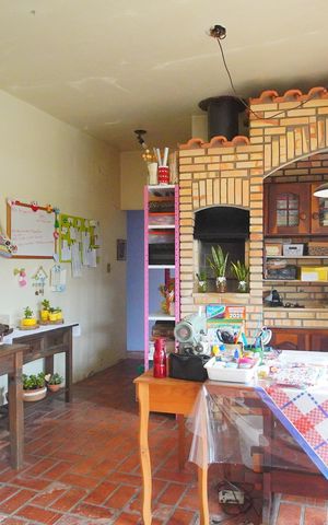 Casa à venda com 208m², 4 quartos e 2 vagassala