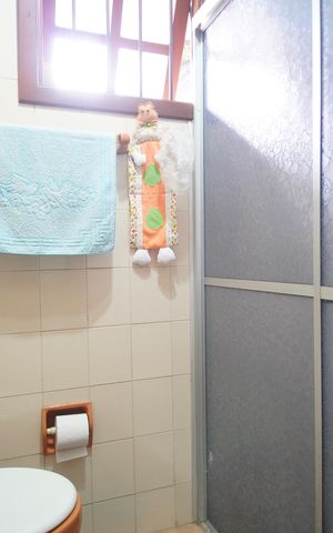 Casa à venda com 208m², 4 quartos e 2 vagasbanheiro 1