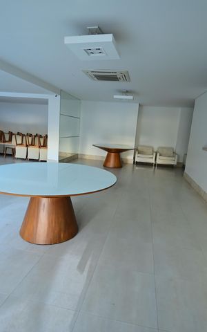 Apartamento à venda com 162m², 4 quartos e 3 vagas