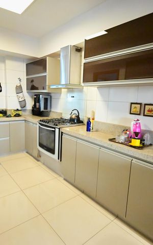 Apartamento à venda com 162m², 4 quartos e 3 vagas