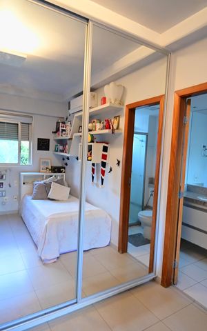 Apartamento à venda com 162m², 4 quartos e 3 vagas