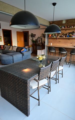 Apartamento à venda com 162m², 4 quartos e 3 vagas