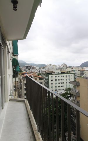 Apartamento para alugar com 65m², 2 quartos e 1 vagaSala - Varanda