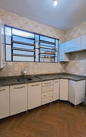 Casa para alugar com 264m², 4 quartos e 5 vagas