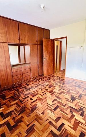 Casa para alugar com 264m², 4 quartos e 5 vagas