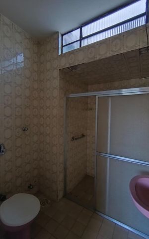 Casa para alugar com 264m², 4 quartos e 5 vagas