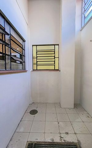 Casa para alugar com 264m², 4 quartos e 5 vagas