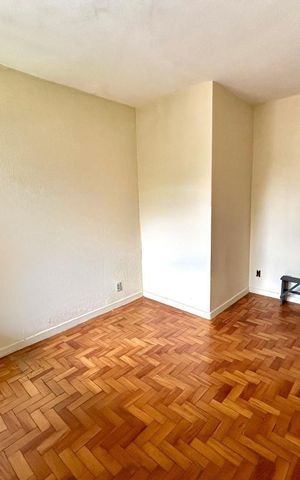 Casa para alugar com 264m², 4 quartos e 5 vagas