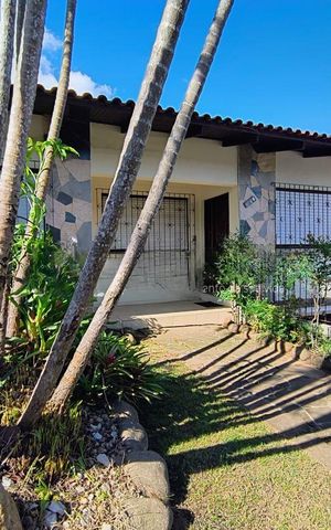 Casa para alugar com 264m², 4 quartos e 5 vagas