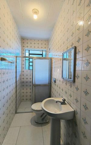 Casa para alugar com 264m², 4 quartos e 5 vagas