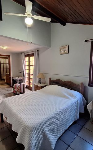 Casa de condomínio à venda com 417m², 4 quartos e 2 vagas Casa de condomínio à venda com 417m², 4 quartos e 2 vagas Suíte 4