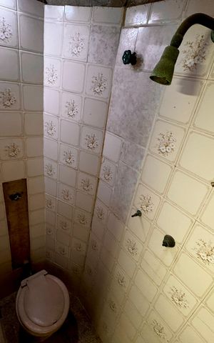 Apartamento à venda com 67m², 2 quartos e sem vaga Apartamento à venda com 67m², 2 quartos e sem vagaBanheiro de serviço