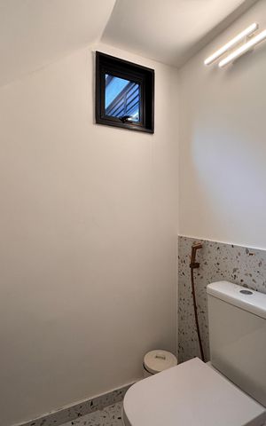 Casa de condomínio à venda com 160m², 4 quartos e 1 vaga Casa de condomínio à venda com 160m², 4 quartos e 1 vagaLavabo