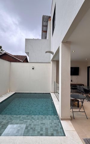Casa de condomínio à venda com 160m², 4 quartos e 1 vaga Casa de condomínio à venda com 160m², 4 quartos e 1 vagaÁrea externa