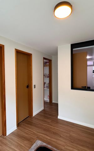 Casa de condomínio à venda com 160m², 4 quartos e 1 vaga Casa de condomínio à venda com 160m², 4 quartos e 1 vagaHall Íntimo