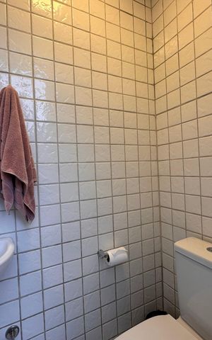 Casa de condomínio à venda com 160m², 4 quartos e 1 vaga Casa de condomínio à venda com 160m², 4 quartos e 1 vagaÁrea externa - Banheiro