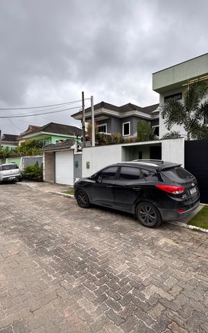 Casa de condomínio à venda com 160m², 4 quartos e 1 vaga Casa de condomínio à venda com 160m², 4 quartos e 1 vagaFachada